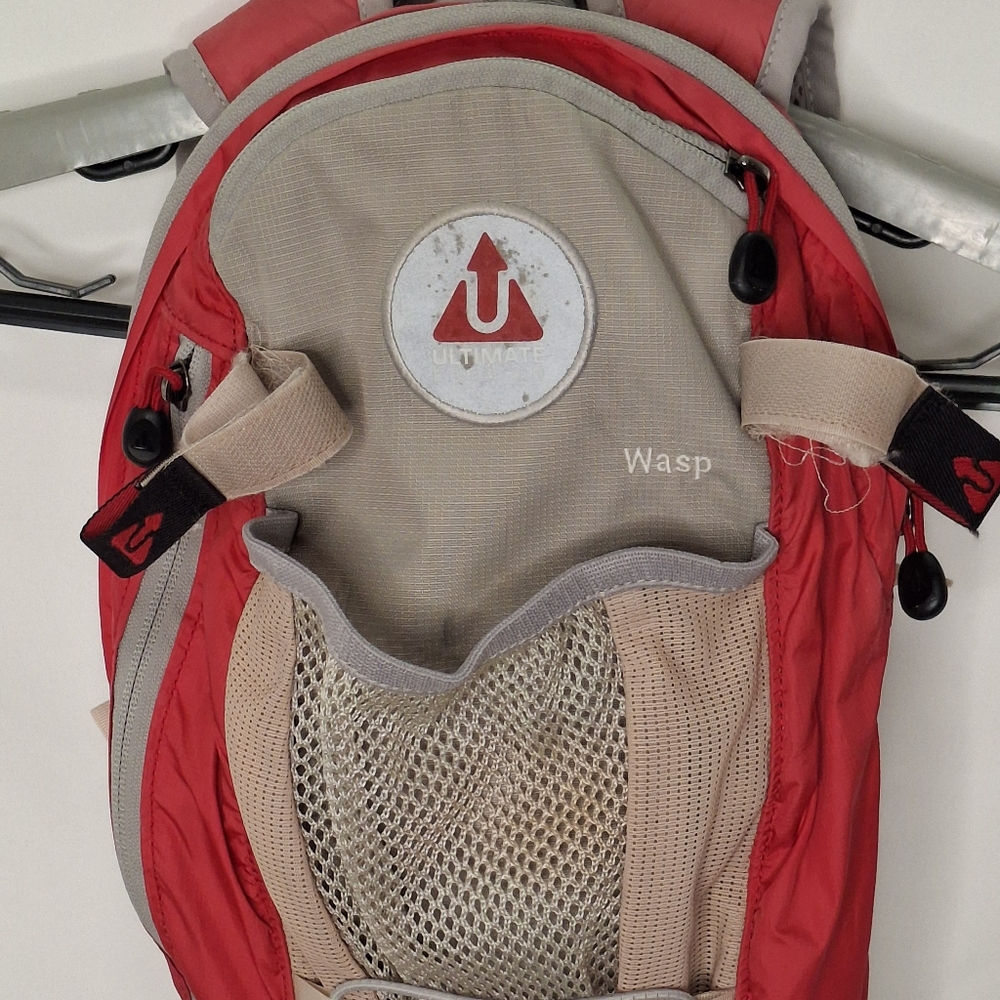 Ultimate Direction Wasp Backpack - Picture 6 of 16